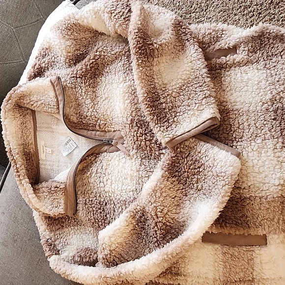 Fuzzy pullover - Picture 5 of 7